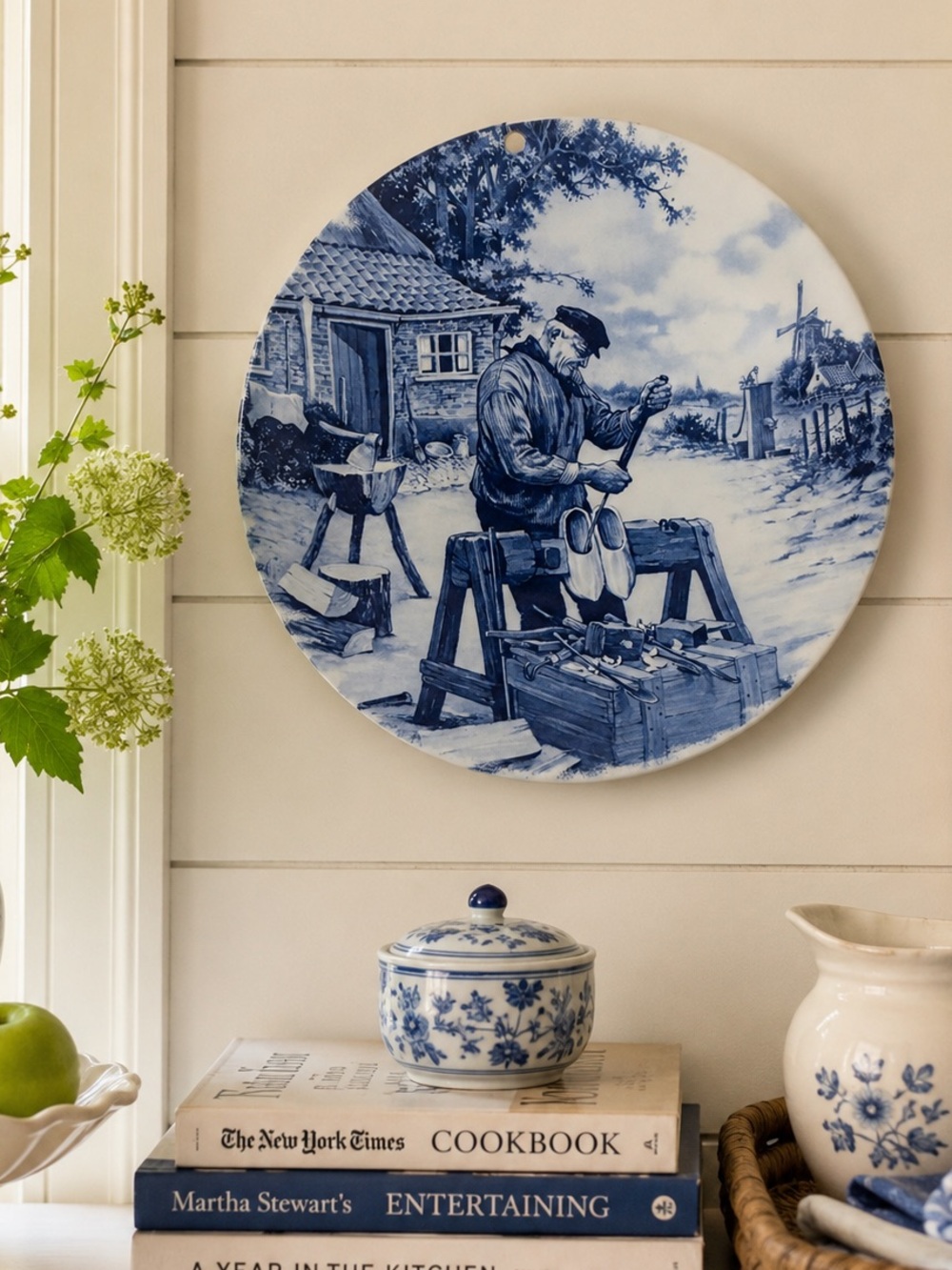 Vintage Delft Blauw Hand Decorated Dutch Clog Maker Wall Plate 7.5” | Holland